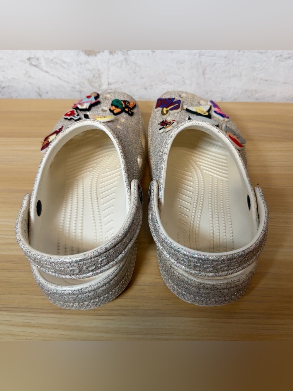 Kids Crocs Classic Glitter II clogs TAYLOR SWIFT Edition - Picture 4 of 7